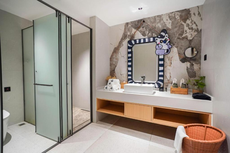 Bathroom 5, Yanoda Rainforest No.1 Hotel, Hainan