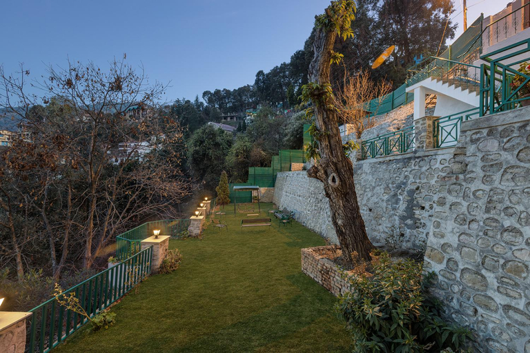 Exterior & Views 1, V are Family Lion's Den- 7BHK hill-top Pet Friendly Luxury Estate with Bonfire & BBQ, Nainital