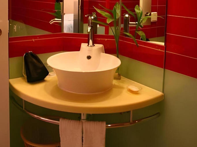 Bathroom 3, Tomolo Hotel Wuzhan Branch, Wuhan