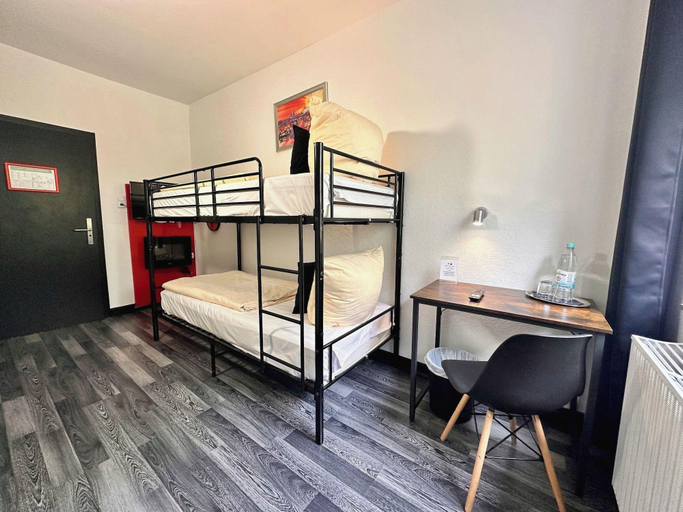 Bedroom 4, Hotel Alt Deutz City-Messe-Arena, Köln