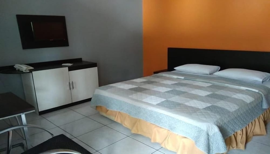 Bedroom 2, Mandalawangi Hotel, Tasikmalaya
