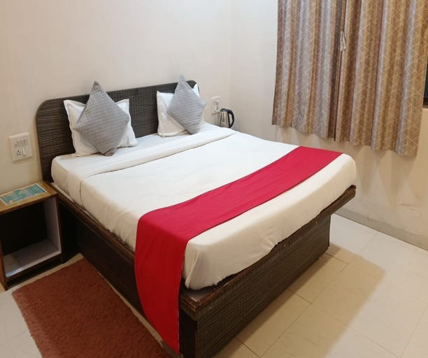 Others 5, Deluxe With Balcony Oraa Stay, Satara