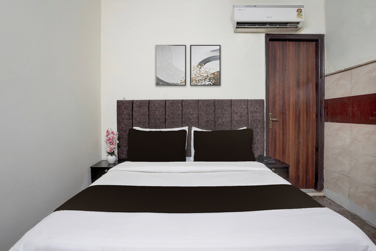 Others 3, Townhouse Johri Enclave Metro Station, Ghaziabad