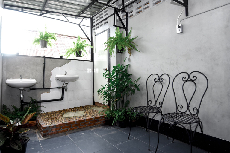 Bathroom 4, KAYAN Hostel, Muang Chiang Mai