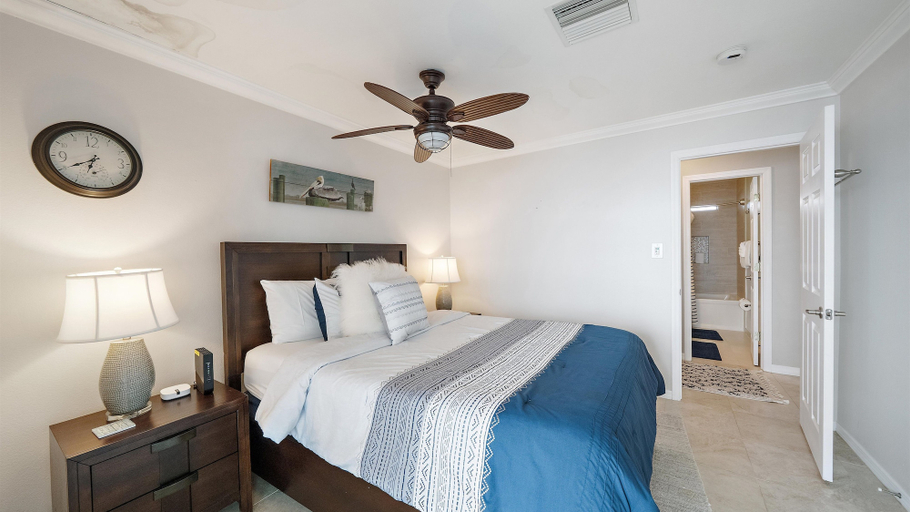 Others 3, Windward Bay Penthouse Escape 2 Bedroom Condo, Manatee