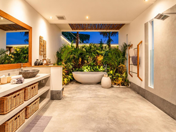 Bathroom 4, Luxury 6BR Canggu 400m to Finns Beach, Badung