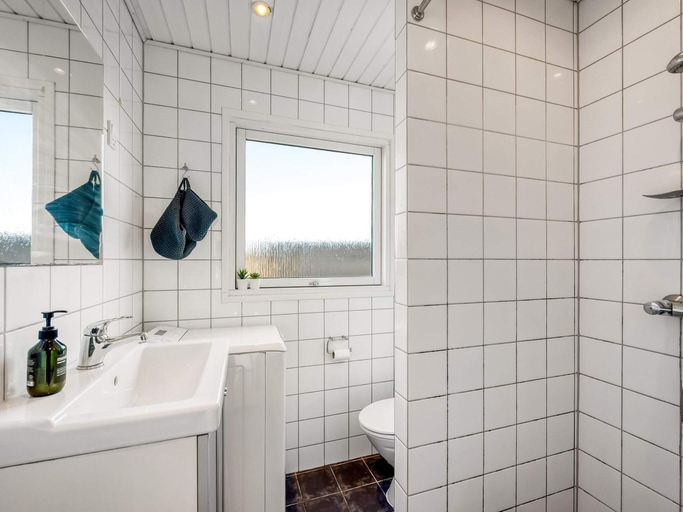 Bathroom 3, 4 Star Holiday Home in Blokhus, Jammerbugt