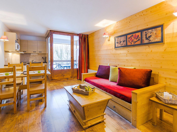 Others 3, Stylish Studio for 2 in Auvergne, Savoie