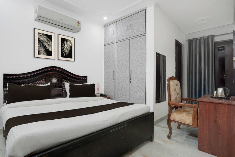 Others 5, Townhouse Sector 46 Huda Market, Gurgaon