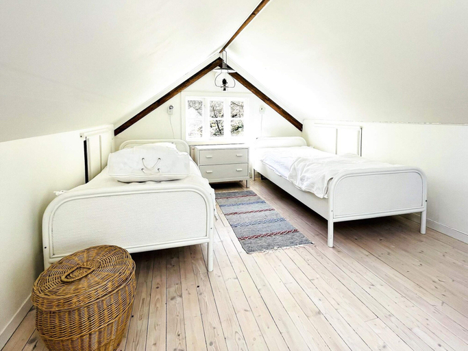 Others 2, 4 Person Holiday Home in Istorp, Mark