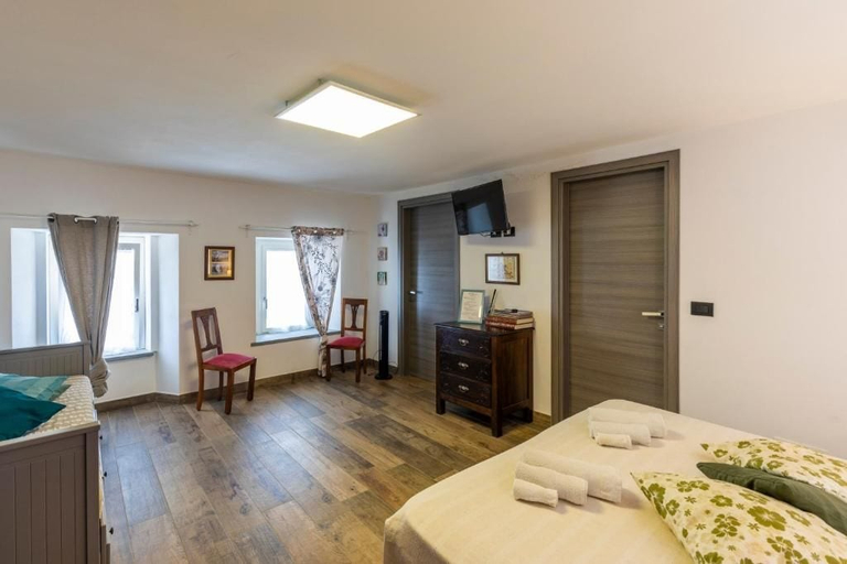 Bedroom 5, HOTELLERIE VALLE SACRA, Torino