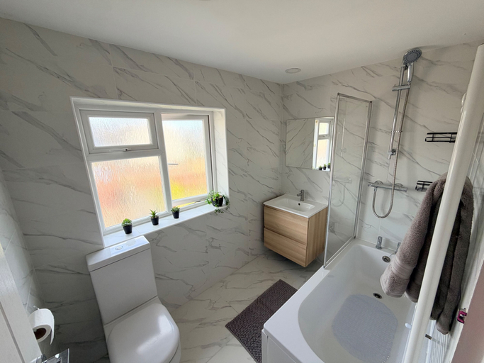 Others 3, House Sleeps 5 With Enclosed Garden, Northamptonshire