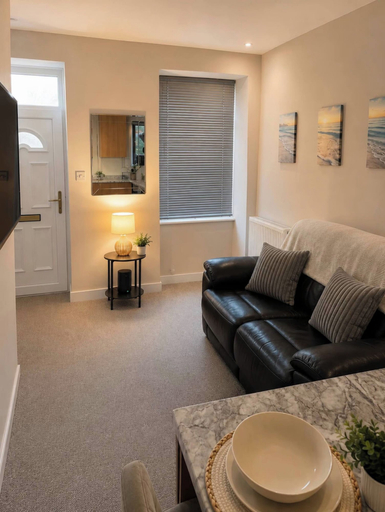 Others 4, Berwick Flat - Close to Town, Beach and Train, Northumberland