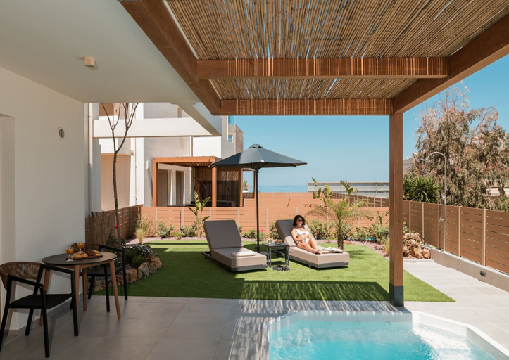 Others 2, Premium Seaview Suite With Heated Pool and Private Parking, Crete