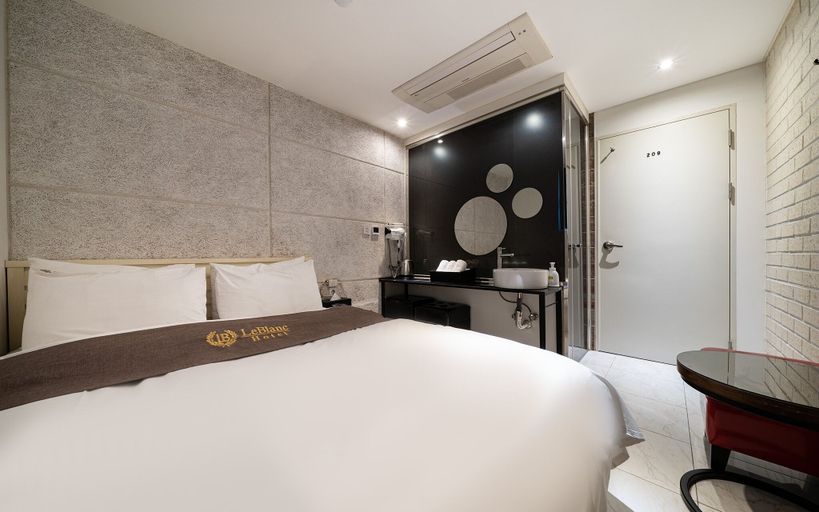 Bedroom 4, Taereung LeBlanc Hotel, Jungnang