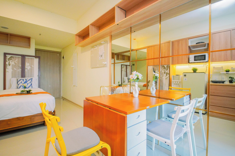 Others 2, Pleasant Warm Studio Room At Apartment Meikarta District 2, Cikarang