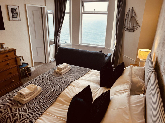 Bedroom 2, Awel Mor, Gwynedd