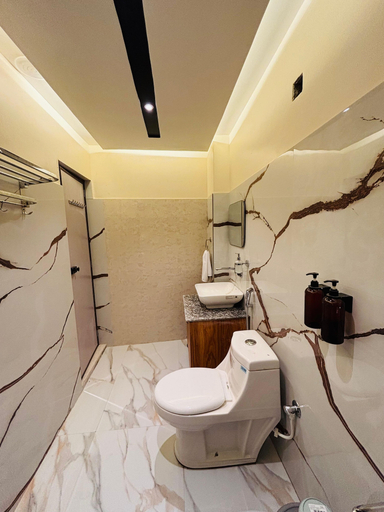 Bathroom 4, Hotel Suncity And Zaffran, Murshidabad