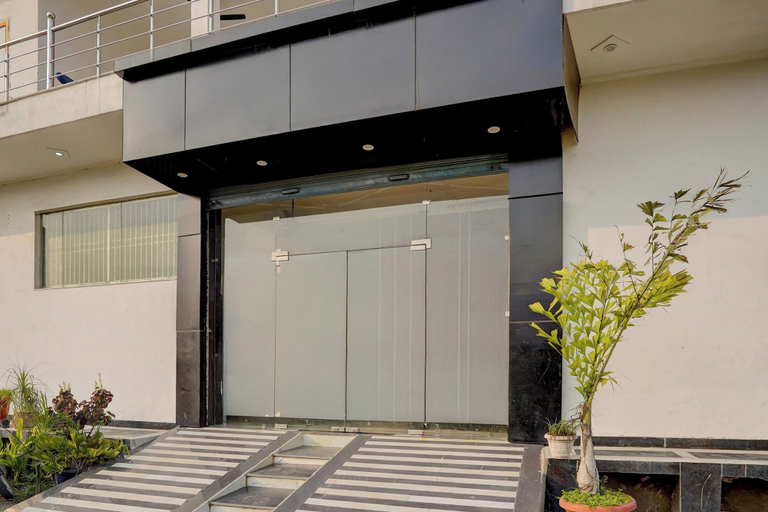Others 4, Super Hotel O Chhatrapati Shivaji, Meerut