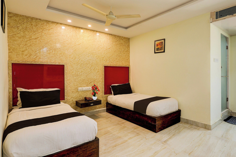 Others 3, OYO Townhouse Benz Circle MG Road, Krishna