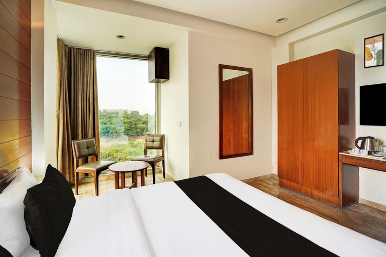 Others 4, Collection O Airport Road, Ahmadabad