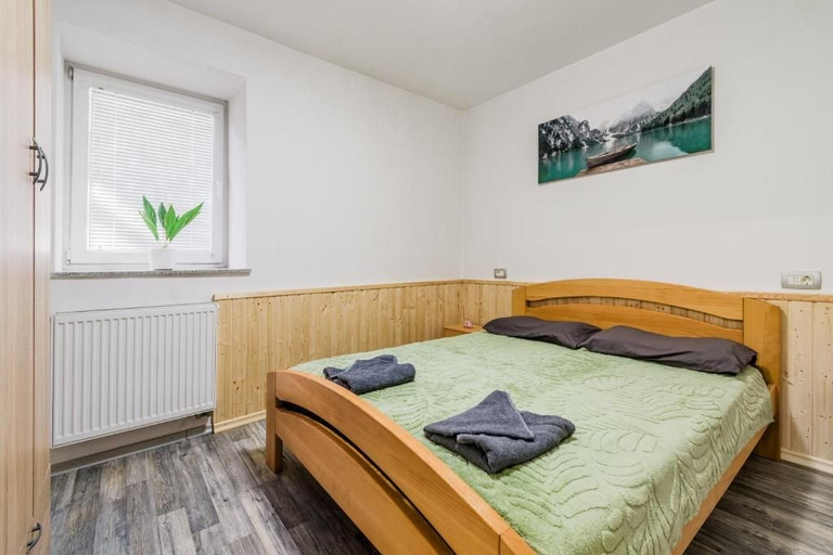 Others 2, Apartment Lev with Terrace & 2Bedrooms, Tolmin