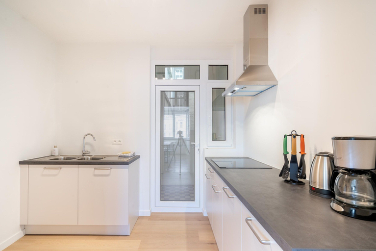 Others 3, Comfortable Family Apartment With 3 Bedrooms, Antwerpen