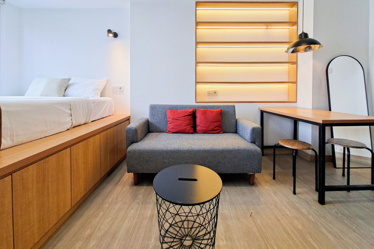 Others 2, Homey Well Located Studio Room At Apartment Collins Boulevard, Tangerang
