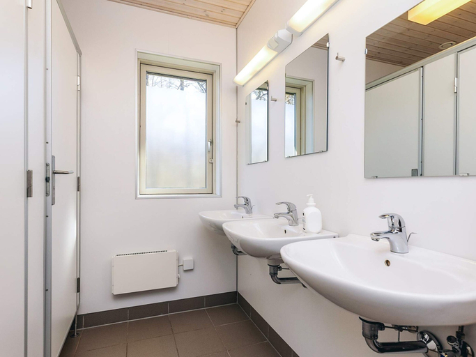 Others 2, 4 Person Holiday Park Home in Laeso, Læsø