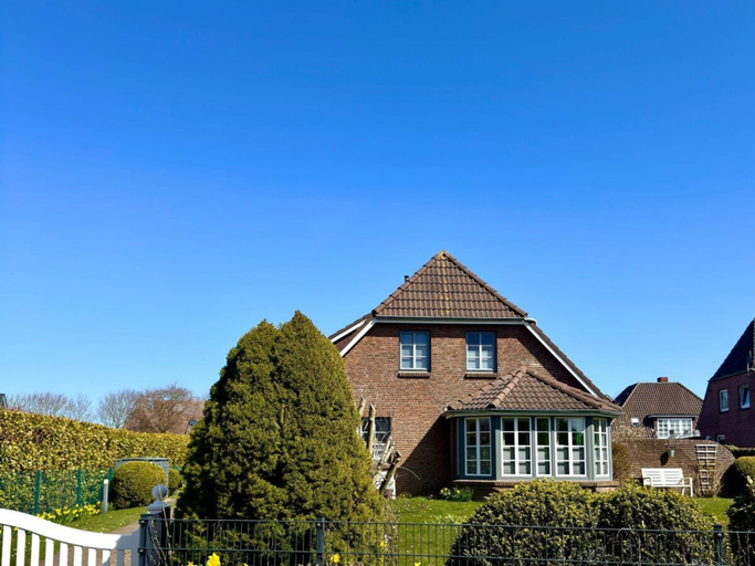 Others 2, Holiday Home in Nieblum With Swimming Pool, Nordfriesland