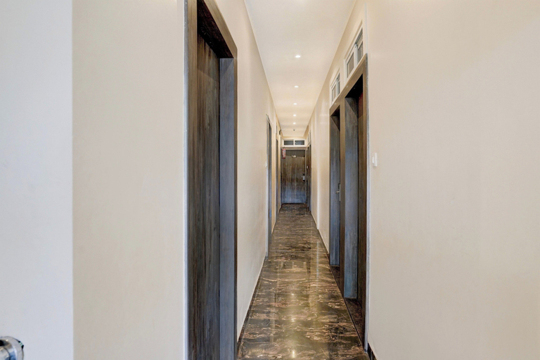 Others 5, Townhouse LBS Road BKC, Mumbai Suburban
