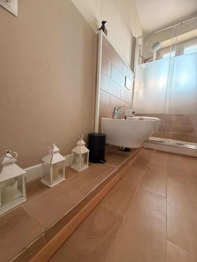 Bathroom 5, Franciacorta White, Brescia