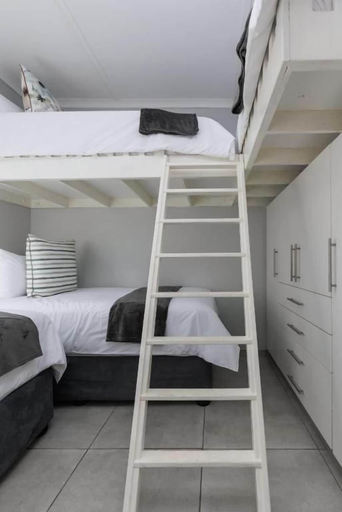 Others 3, The Notebook Hotel, Ugu