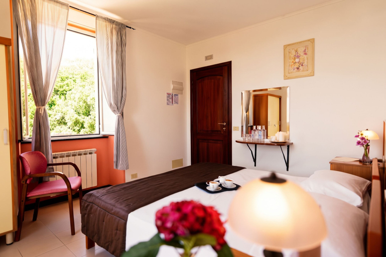 Bedroom 3, Hotel Montallegro, Genova