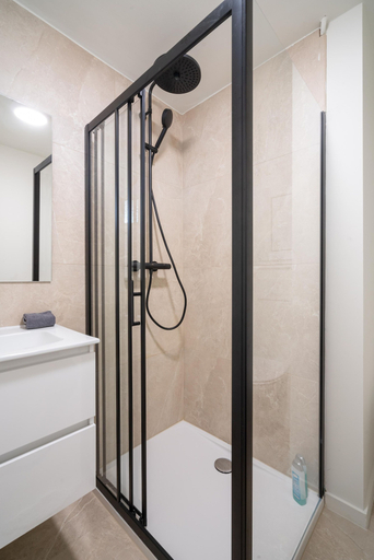 Others 3, Comfortable 3bhk Aprt for up to 6 Guests, Antwerpen