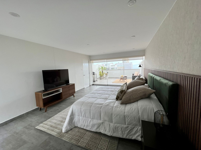 Others 5, Walk to Larcomar | Peaceful 7th Floor Flat • AC, Lima