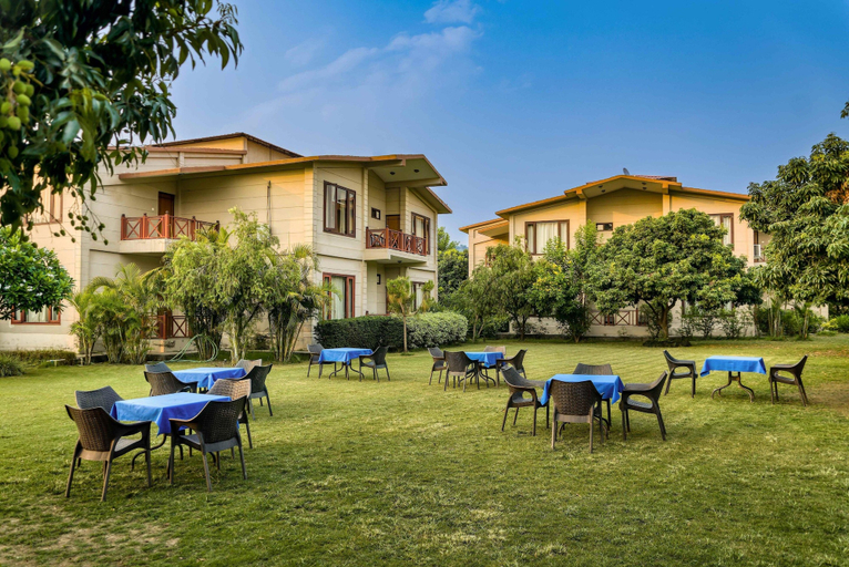 Others 4, Suite in Curacao With Infinity Pool & Garden, Nainital
