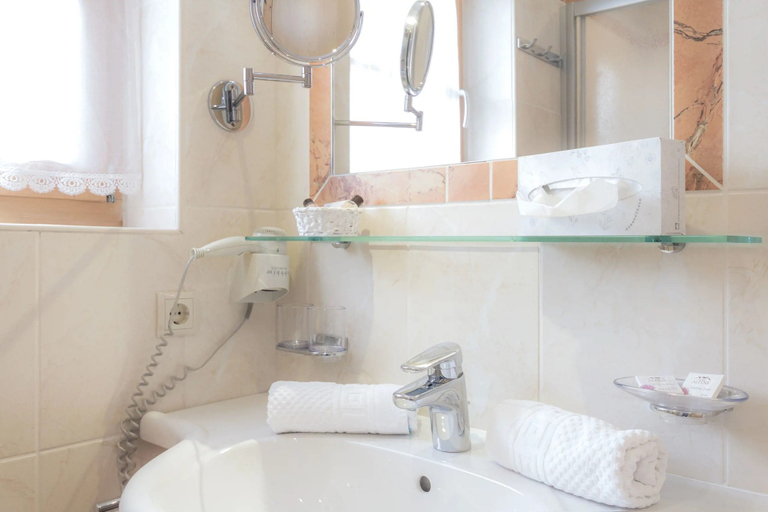 Bathroom 4, Hotel Silbertal by Alpeffect Hotels, Imst
