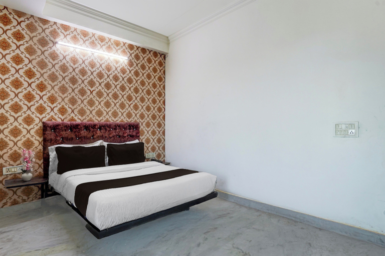 Others 5, Townhouse Johri Enclave Metro Station, Ghaziabad