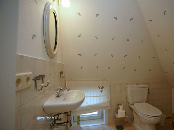 Others 4, Holiday Home in Wyk on Fohr With Terrace, Nordfriesland