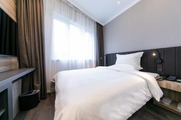 Bedroom 4, Hanting Hotel (Shanghai Jiangsu Road), Shanghai