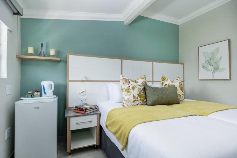 Others 5, The Notebook Hotel, Ugu