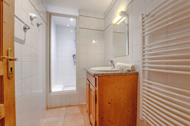 Bathroom, Glaciers, Savoie