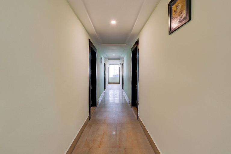 Others 5, OYO Townhouse Benz Circle MG Road, Krishna