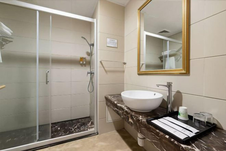 Bathroom 3, Dongqi Business Hotel, Dongguan