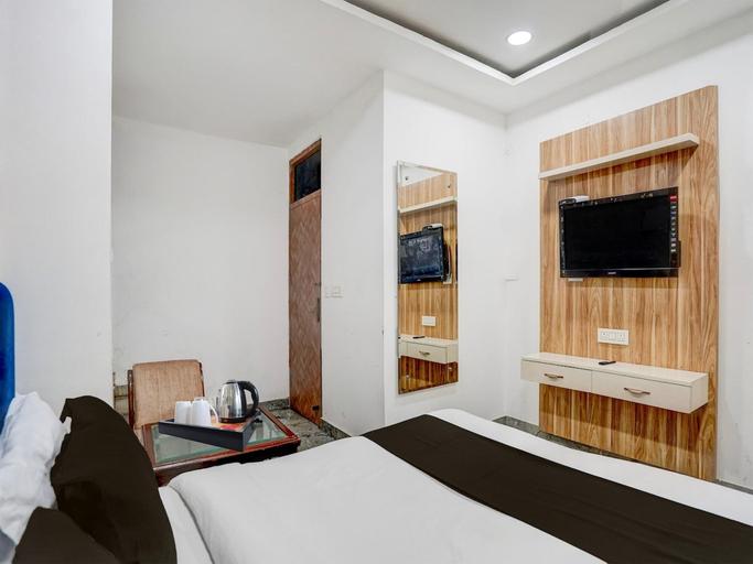 Others 2, Saver Double Hotel Hm Crystal, Sahibzada Ajit Singh Nagar
