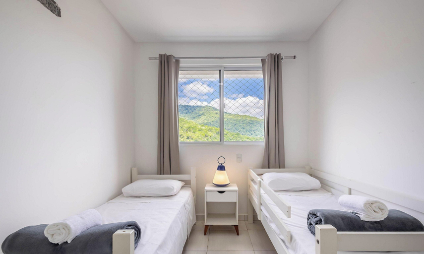 Others 3, Apt w/ Barbecue Grill 750m From the Beach Evp0504, Itapema