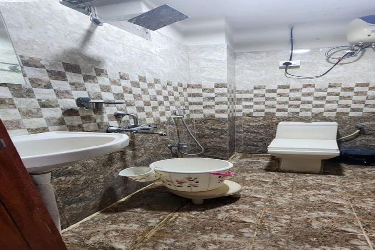 Bathroom, Fabhotel Dharani Grand, Khammam