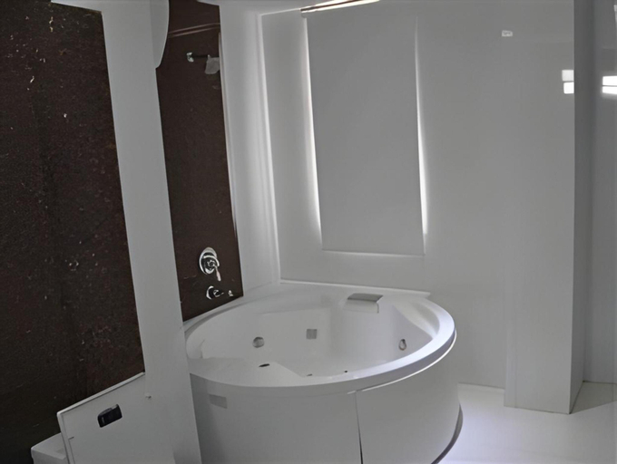 Bathroom 4, Hotel Madhushree, Kota