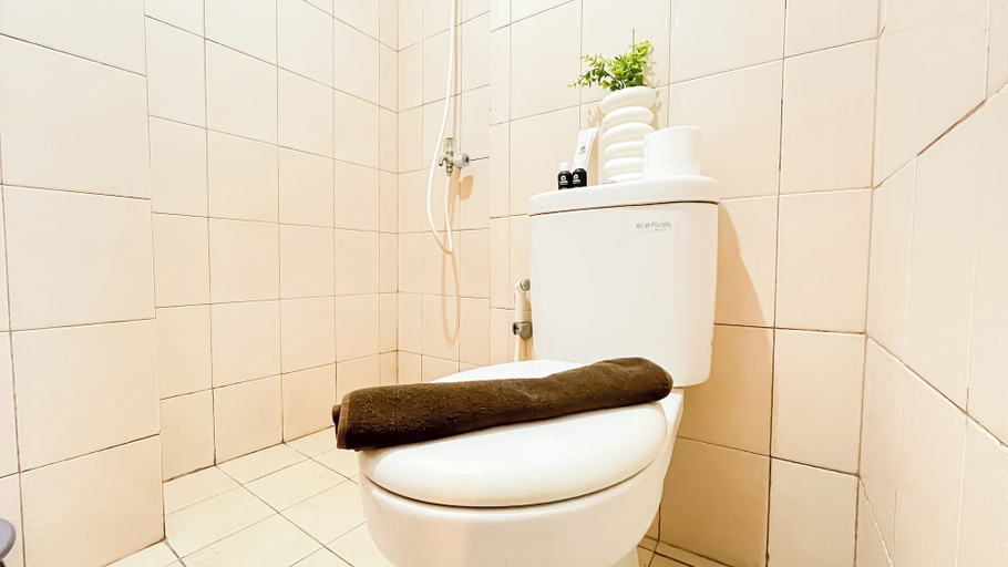 Others 3, Warm And Homey Studio Room At Tifolia Apartment, East Jakarta